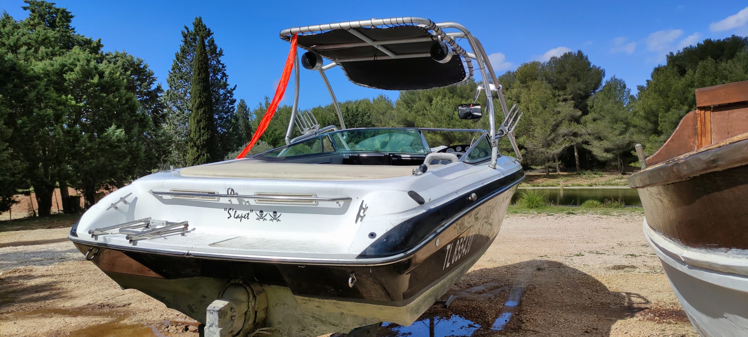 Bateau Rinker 236 Cuddy - Image 3