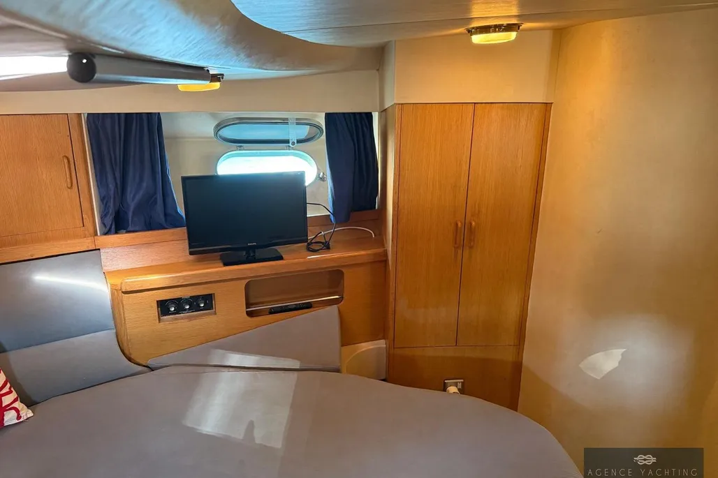 1989 Princess 45 Flybridge Motor Yacht | 12m - Image 8