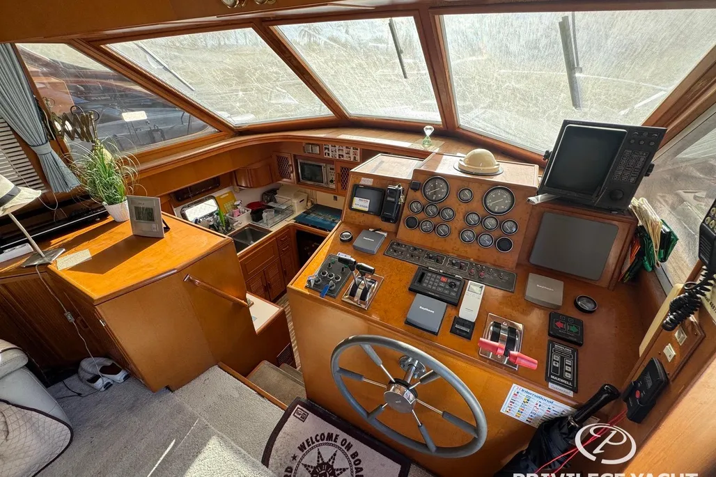 1993 Hi-Star 48 Sundeck | 15m - Image 12