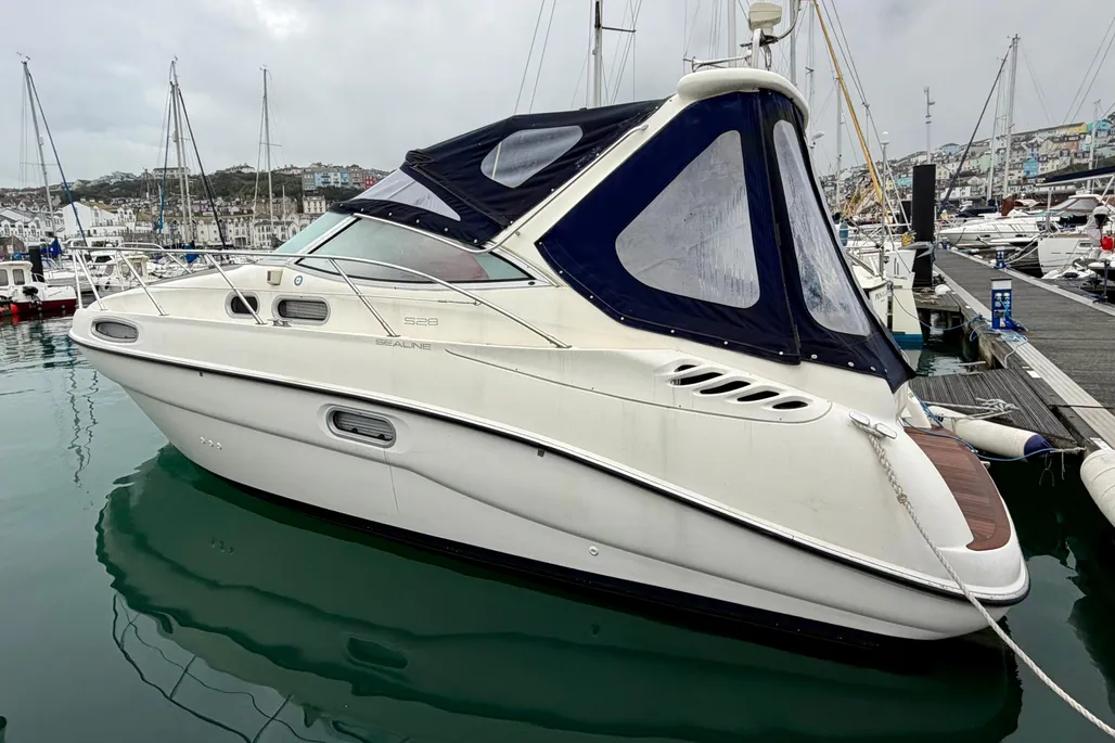 2001 Sealine S28 Sports Cruiser | 9m - Image 2