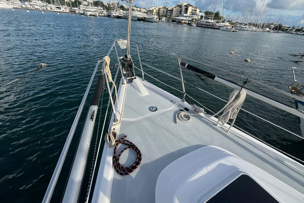 2003 Hunter 44 Deck Salon | 13m - Image 10