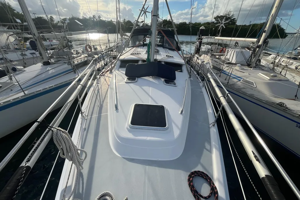 2003 Hunter 44 Deck Salon | 13m - Image 11