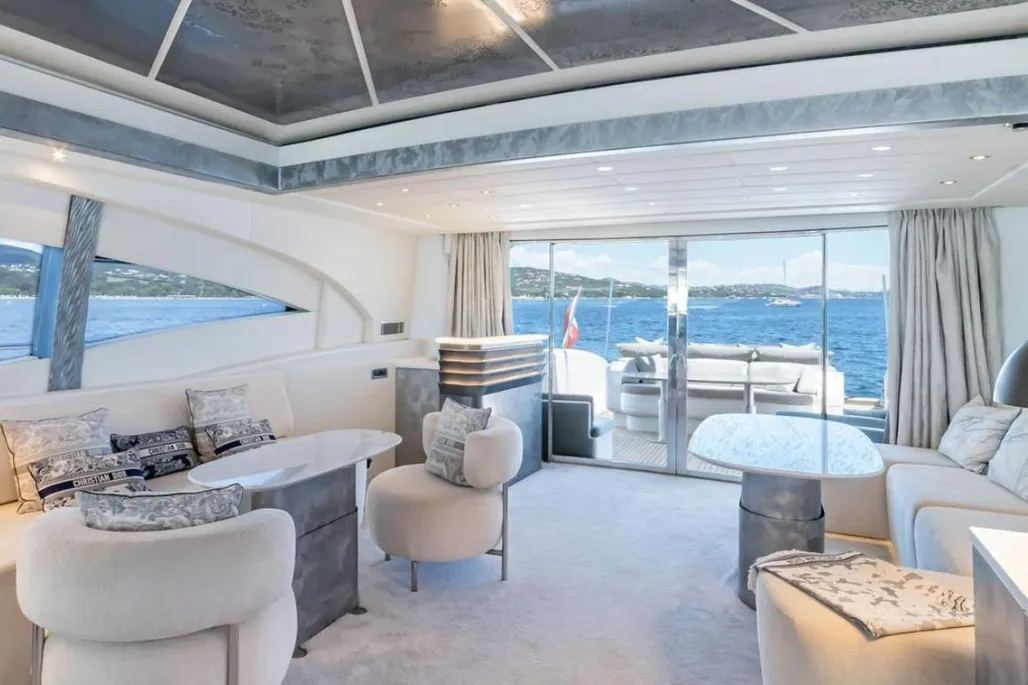 2004 Mangusta 108 | 33m - Image 9