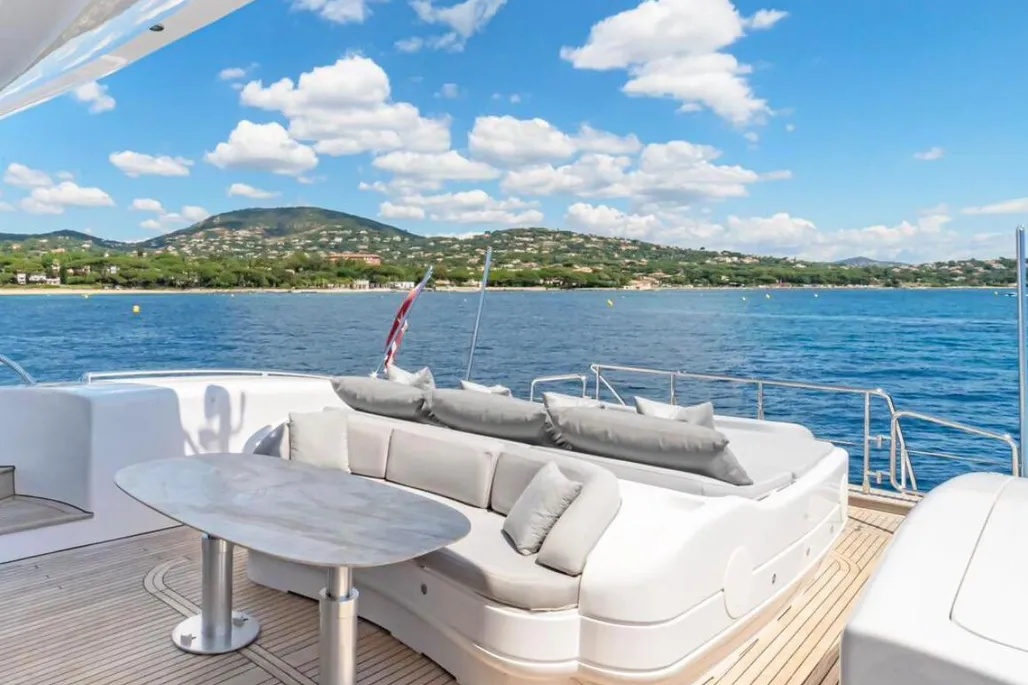 2004 Mangusta 108 | 33m - Image 6