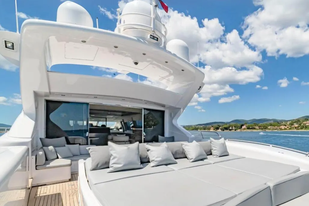 2004 Mangusta 108 | 33m - Image 4