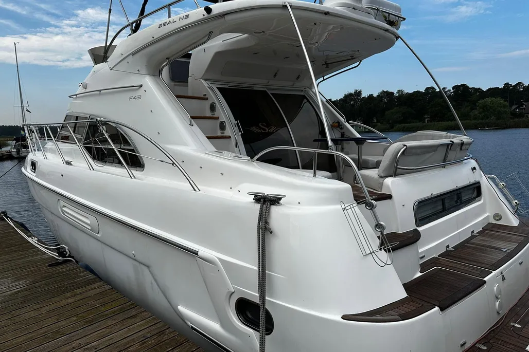 2006 Sealine F43 | 13m - Image 2