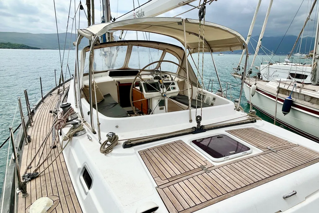 2009 Oyster 54 | 16m - Image 5
