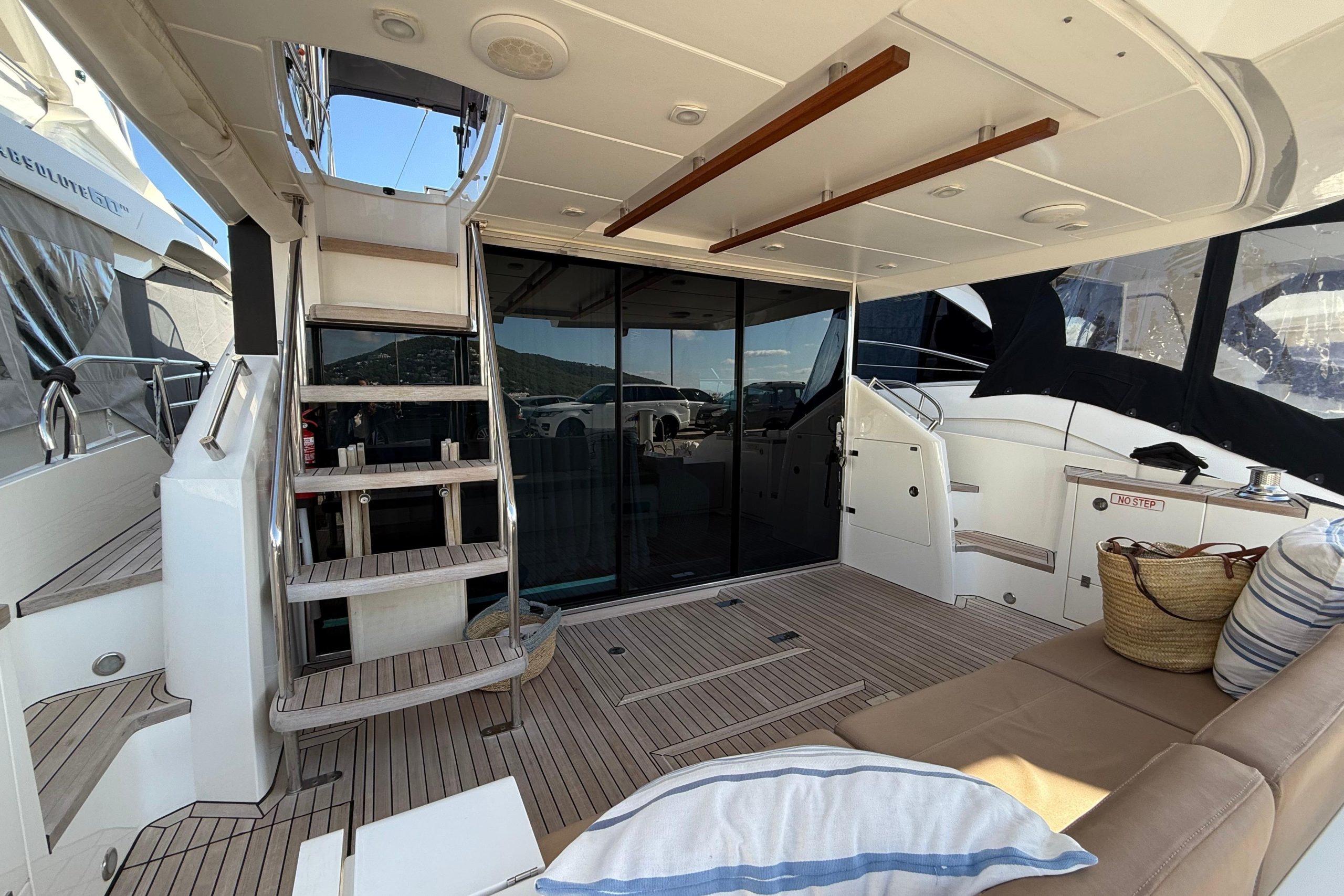 2012 Fairline Squadron 58 | 18m - Image 6