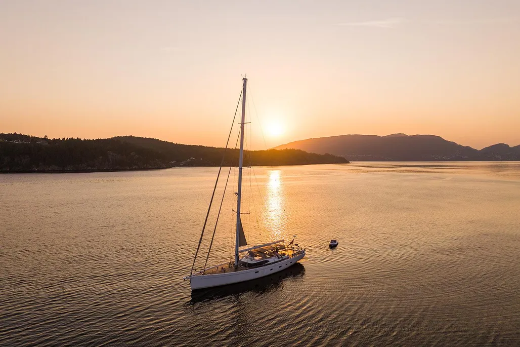 2014 Oyster 825 | 26m - Image 8