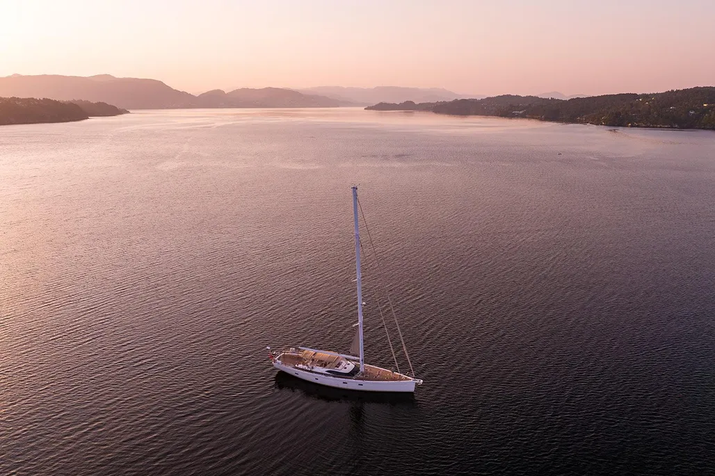 2014 Oyster 825 | 26m - Image 9