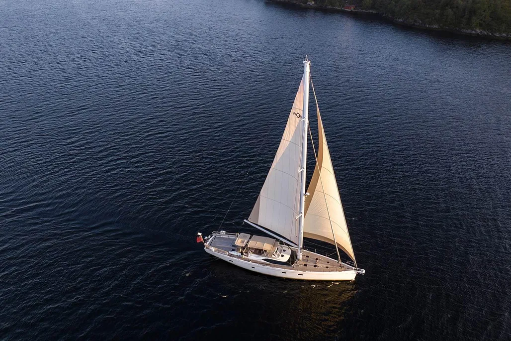 2014 Oyster 825 | 26m - Image 6