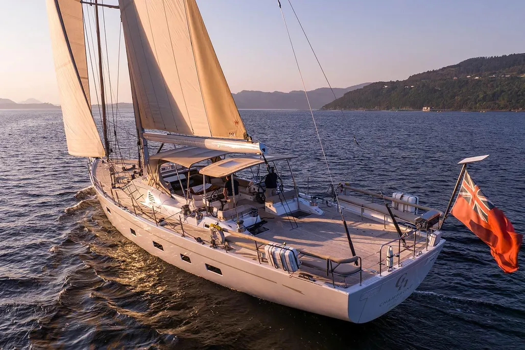 2014 Oyster 825 | 26m - Image 5