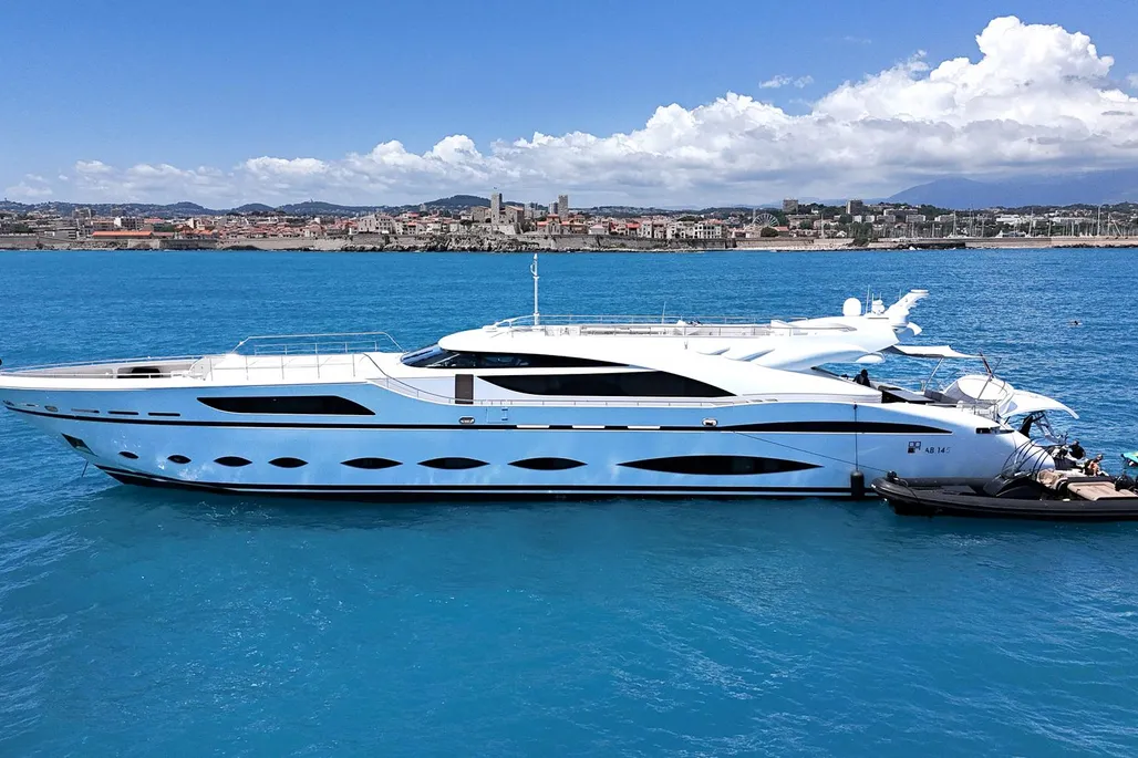 2016 AB Yachts | 44m