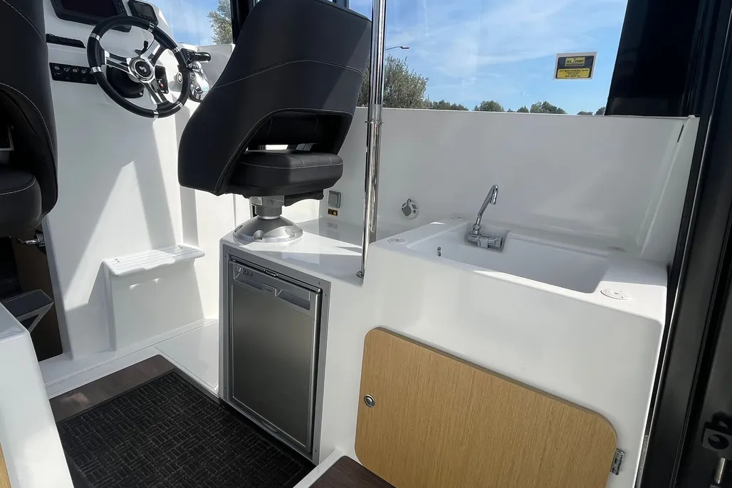 2019 Beneteau Barracuda 8 | 8m - Image 4