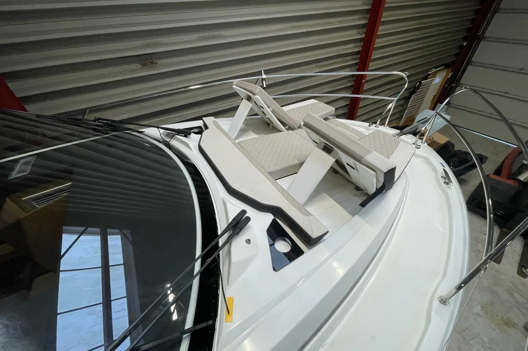 2020 Jeanneau NC 33 | 10m - Image 7