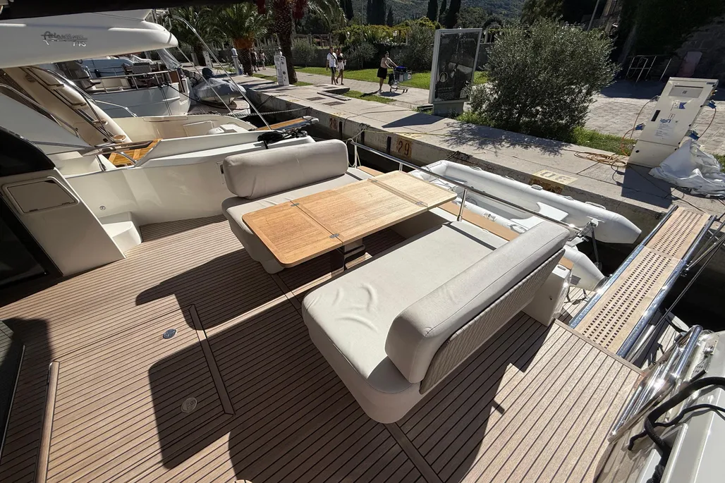 2024 Prestige F4.9 | 15m - Image 5
