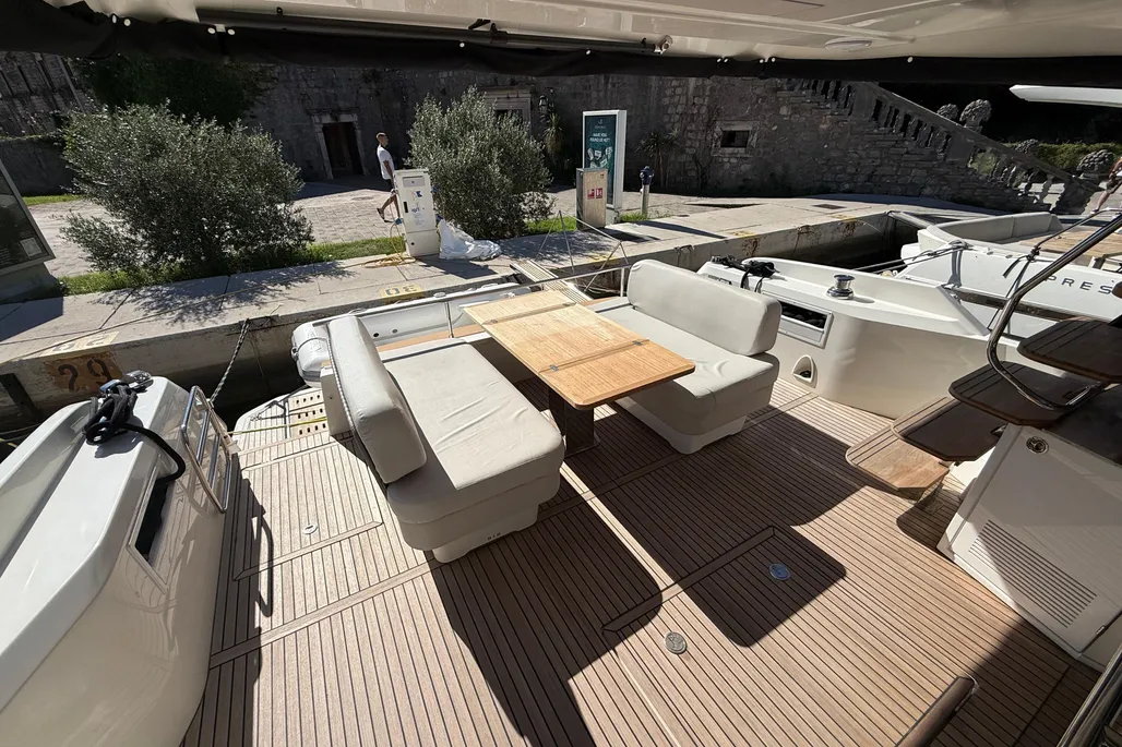 2024 Prestige F4.9 | 15m - Image 6
