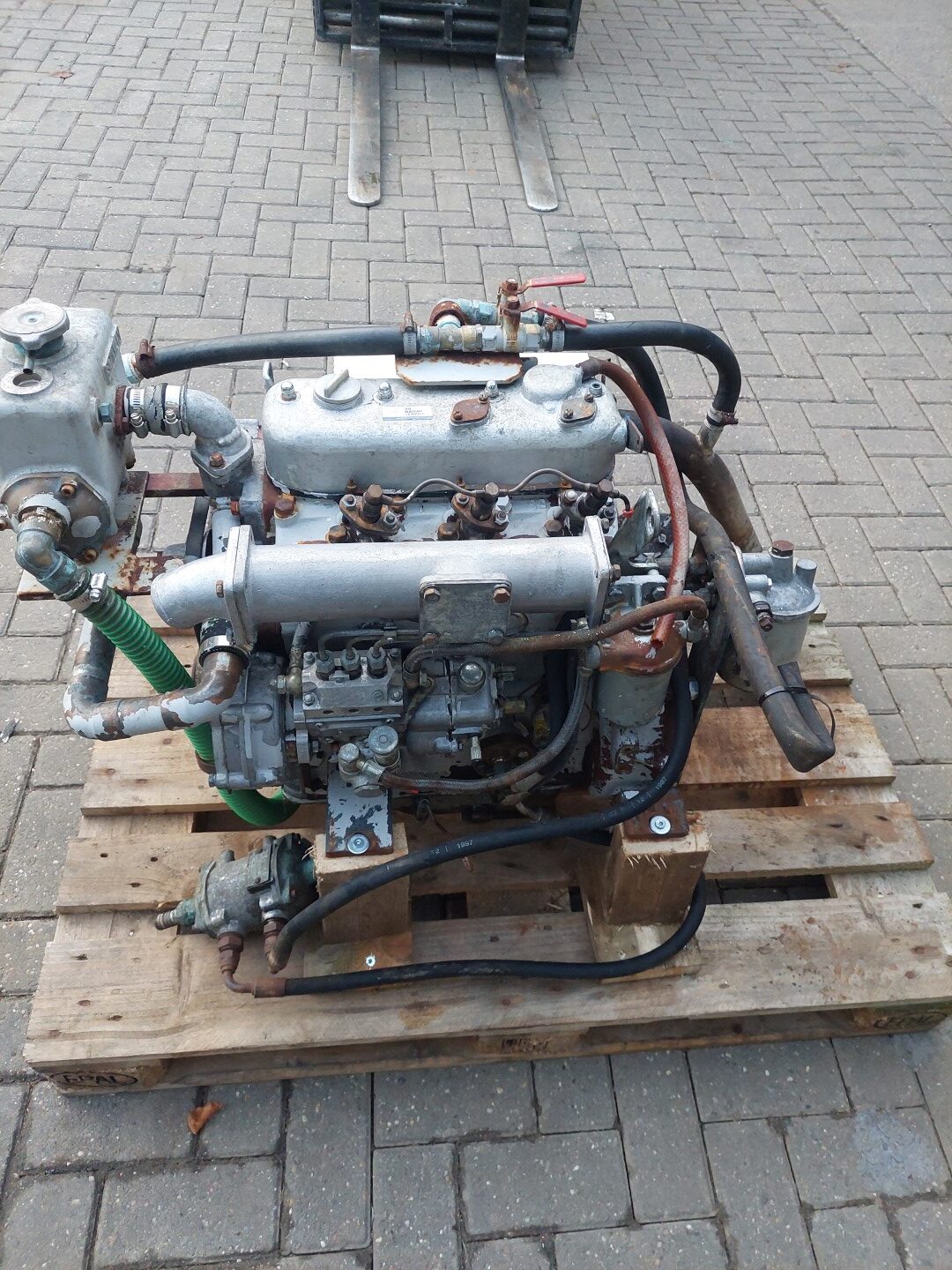 Si Yang Marine engine - Image 9