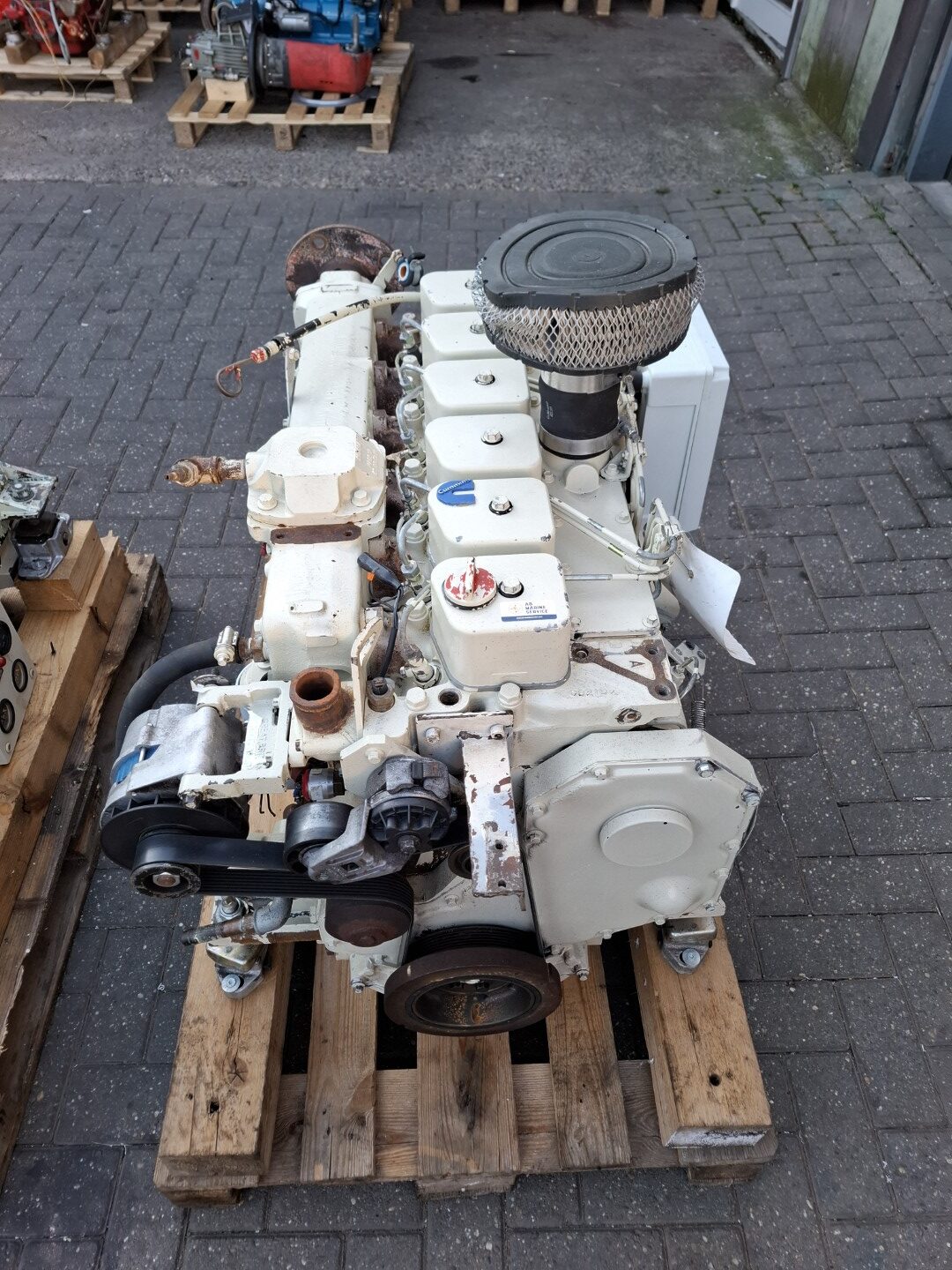 Cummins 2x 6B 5.9-M 115Pk Marine engine 24v (engine only) - Image 10