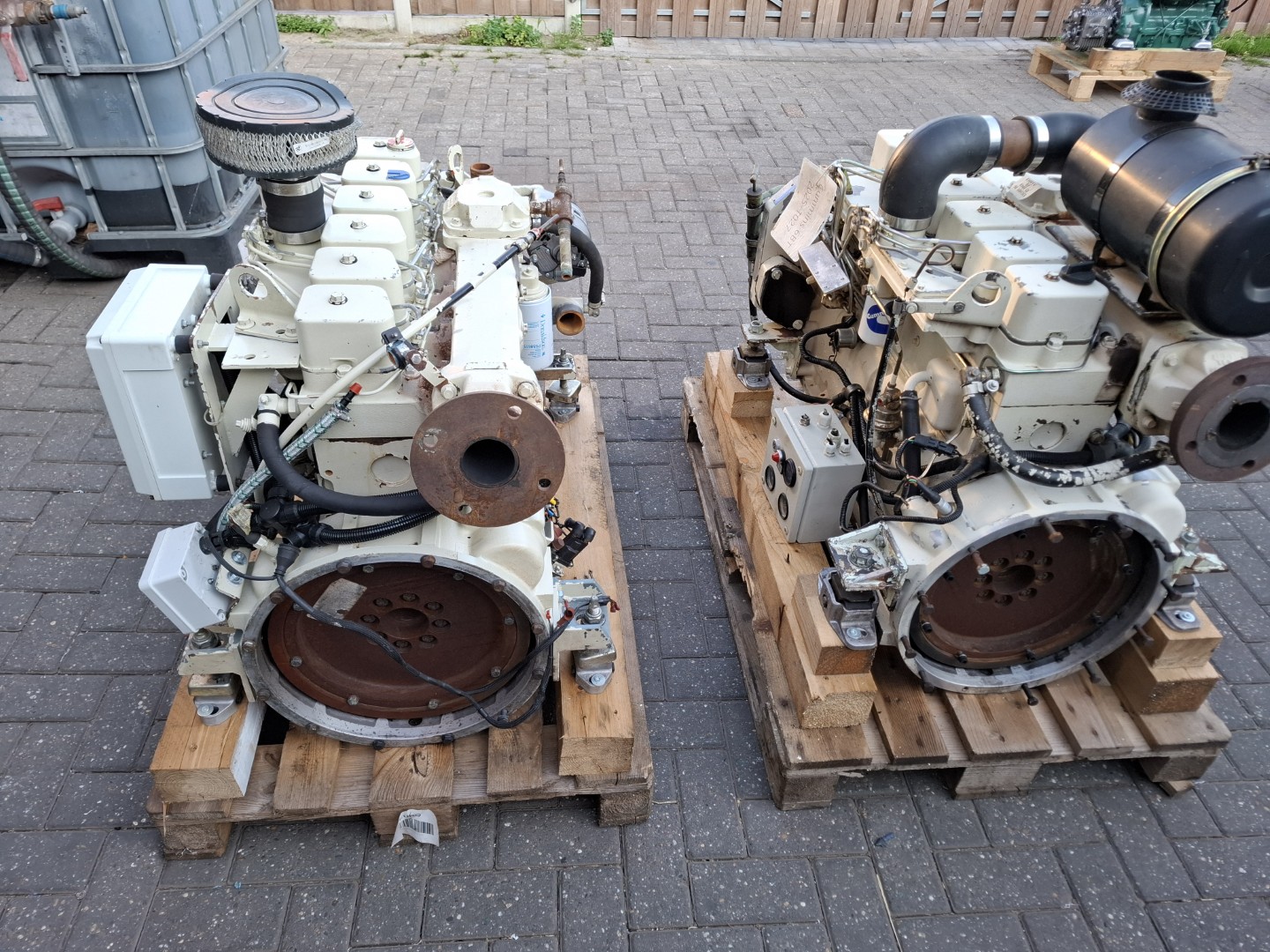 Cummins 2x 6B 5.9-M 115Pk Marine engine 24v (engine only) - Image 7