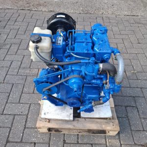 Lister LPW2 marine engine (20 hp) with gearbox