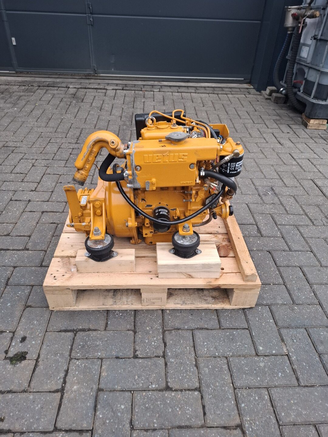 Vetus M2.05 (10 hp) marine engine complete with dashboard, 650 running hours