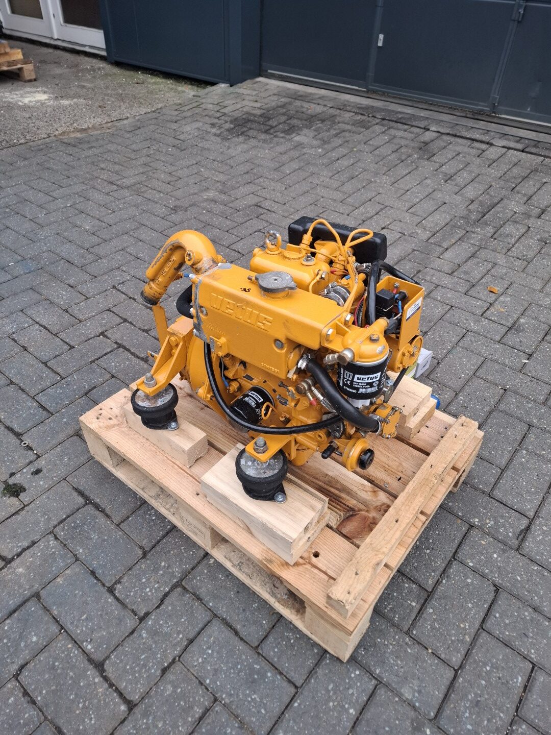 Vetus M2.05 (10 hp) marine engine complete with dashboard, 650 running hours - Image 8