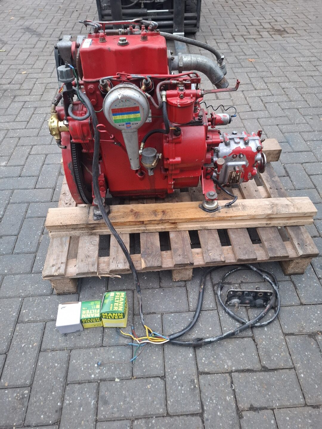 Bukh DV20 20hp marine engine with reverse gear - Image 7