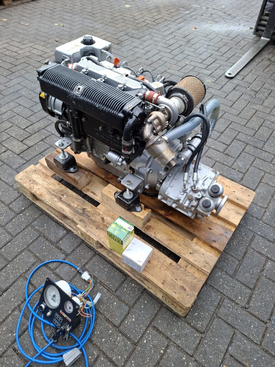 Lombardini LDW2204MT 60hp Marine engine complete - Image 7
