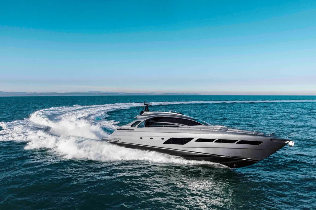 2021 Pershing 8X | 23m