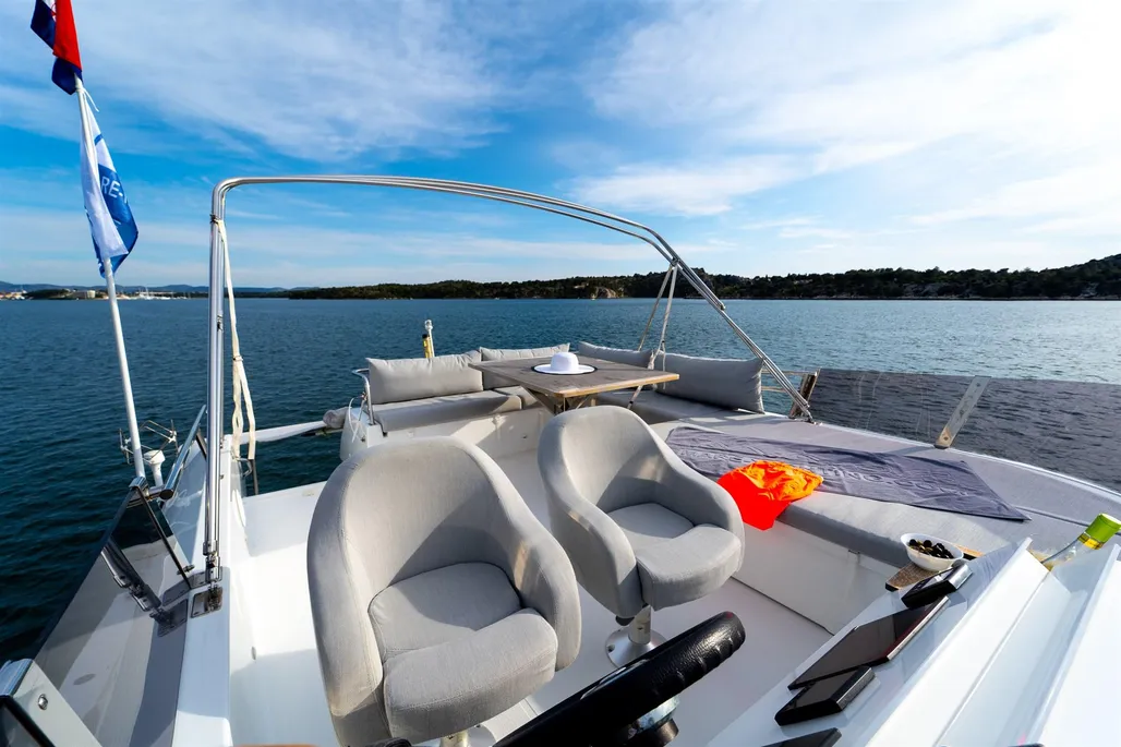 2020 Fountaine Pajot MY 37 | 11m - Image 9