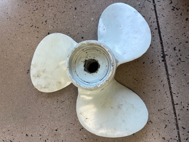 Volvo Penta 270 Short Hub Propeller 14 X 10 Pitch LH