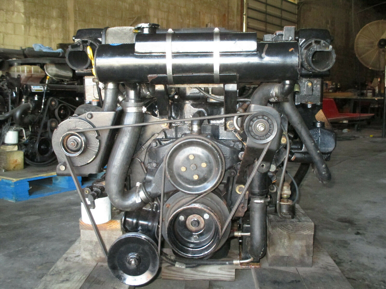 454 Mercruiser Engine 385 hp