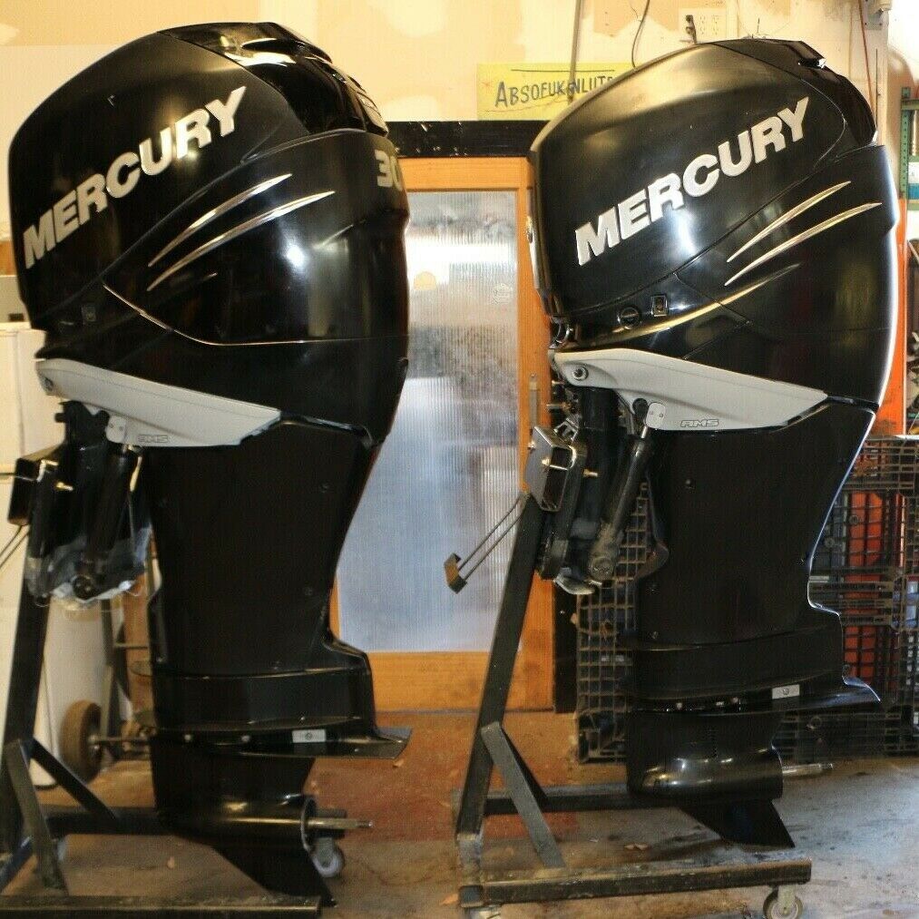 Pair 2007 Mercury 300 HP Verado 4-Stroke XL 30” Outboard Motor Twin Four Stroke