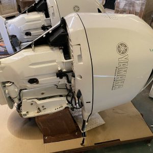 2017 Pearl White Yamaha F300 XCA Engine V6 4.2L (ONLY 119 Hours)