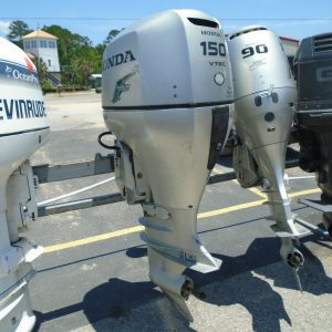 USED 2006 HONDA BF150 150 HP 4-STROKE 25″OUTBOARD MOTOR 180 PSI ON EACH CYLINDER