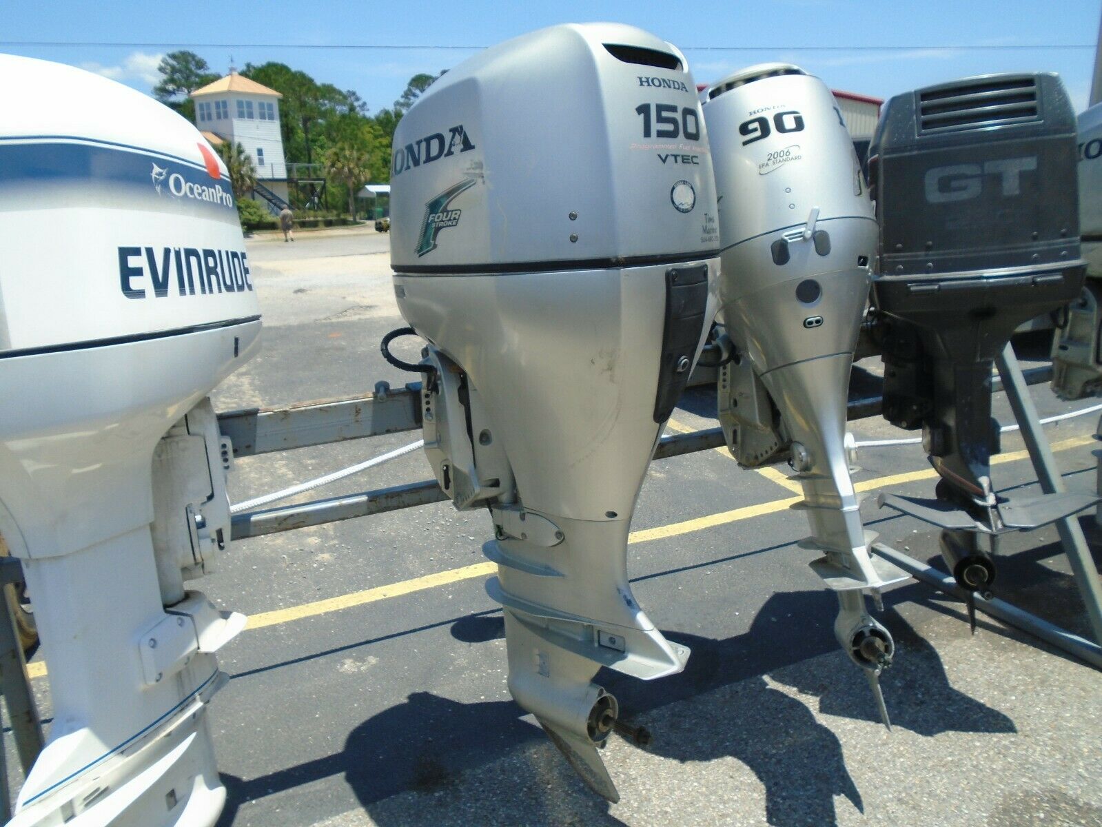 USED 2006 HONDA BF150 150 HP 4-STROKE 25″OUTBOARD MOTOR 180 PSI ON EACH CYLINDER