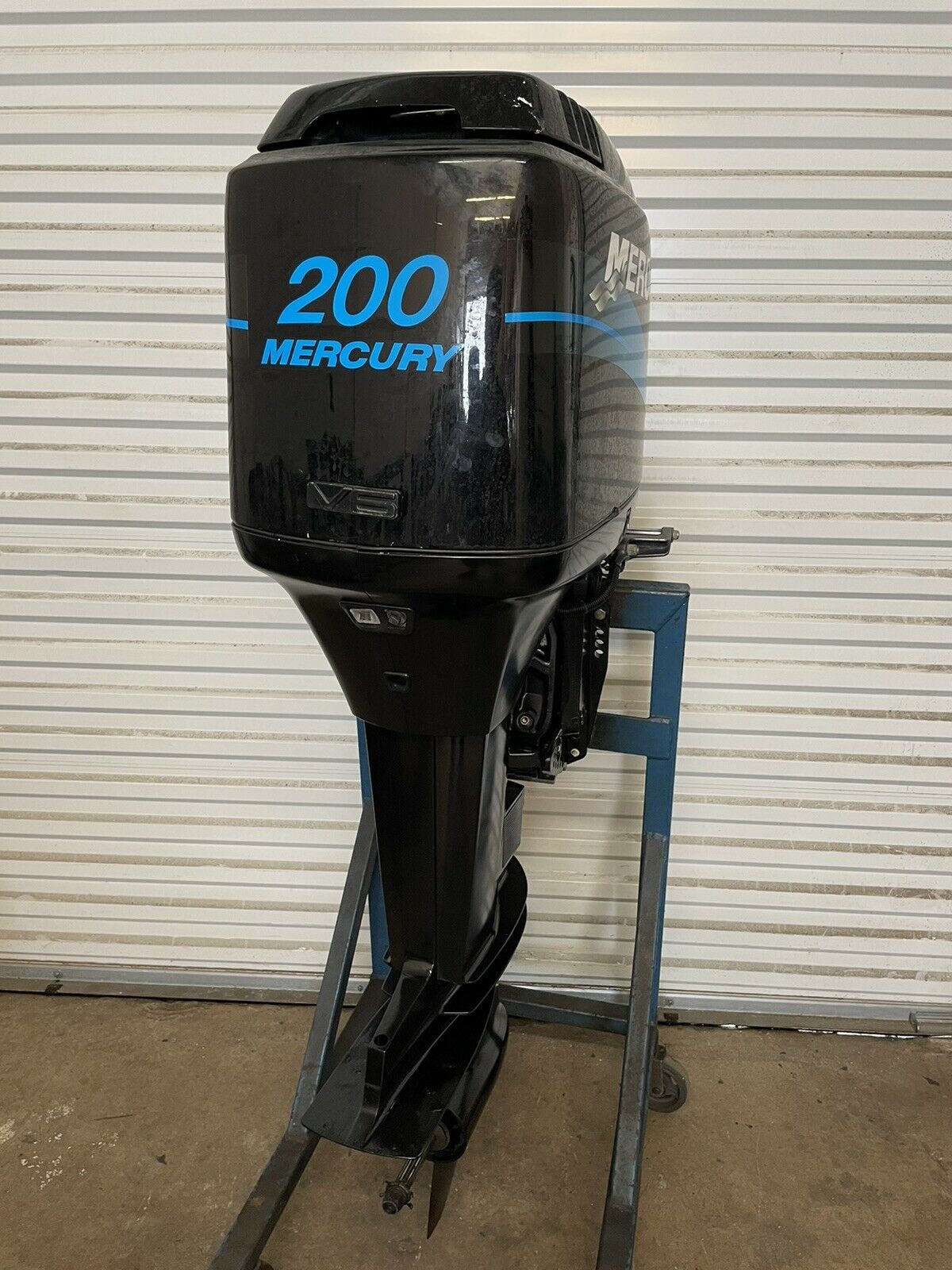 Mercury 200hp outboard motor 200 hp 25″ shaft length - Image 3