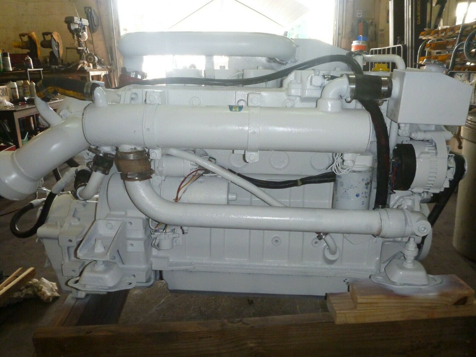 Cummins 6BTA 250HP Marine/industrial applications diesel/transmission - Image 3