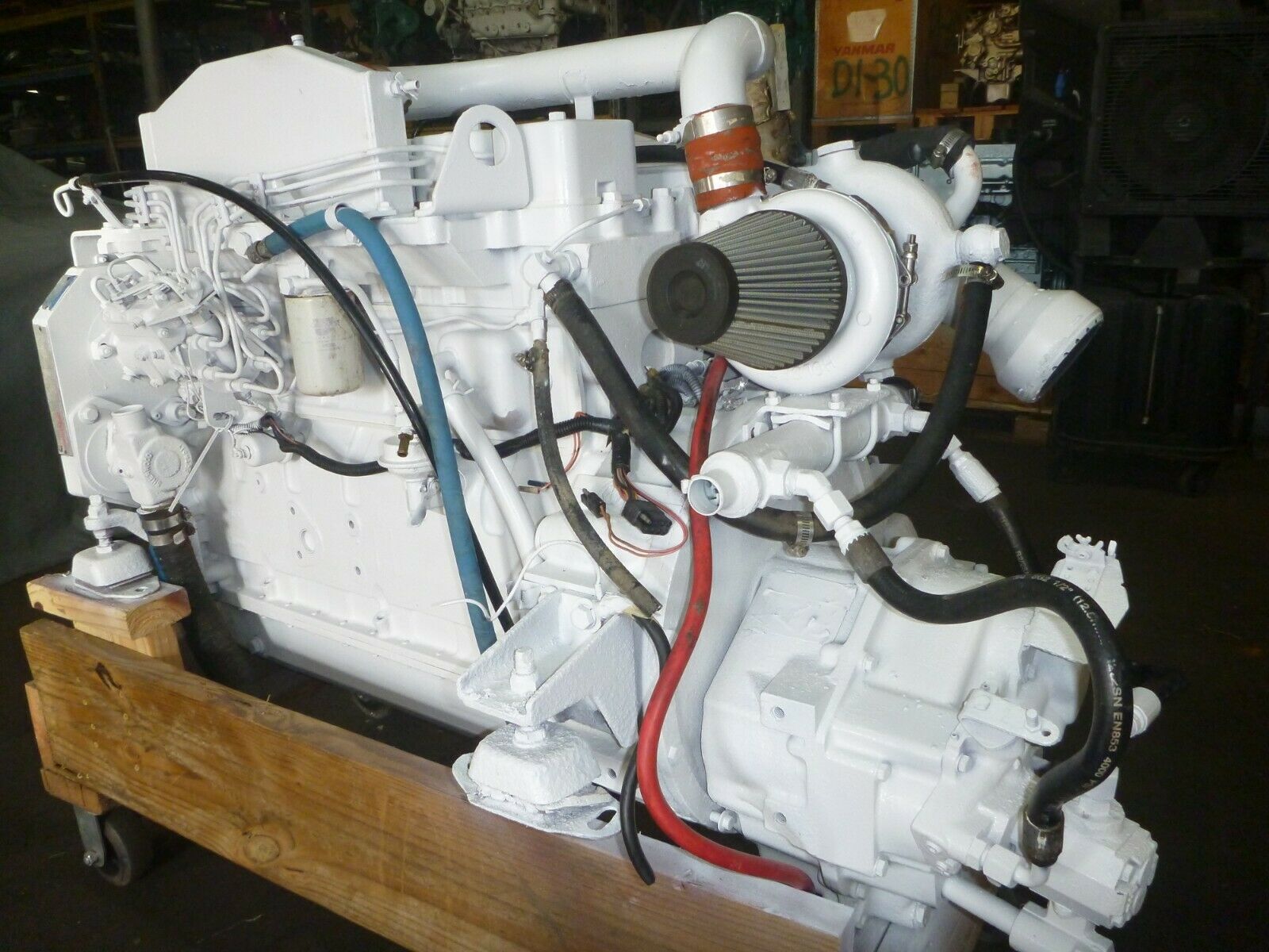 Cummins 6BTA 250HP Marine/industrial applications diesel/transmission