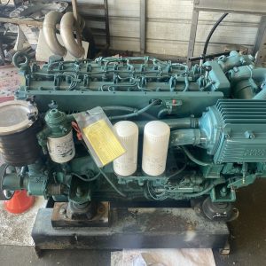 Volvo Penta  Marine D6-330 diesel engine  bobtail NEW injectors