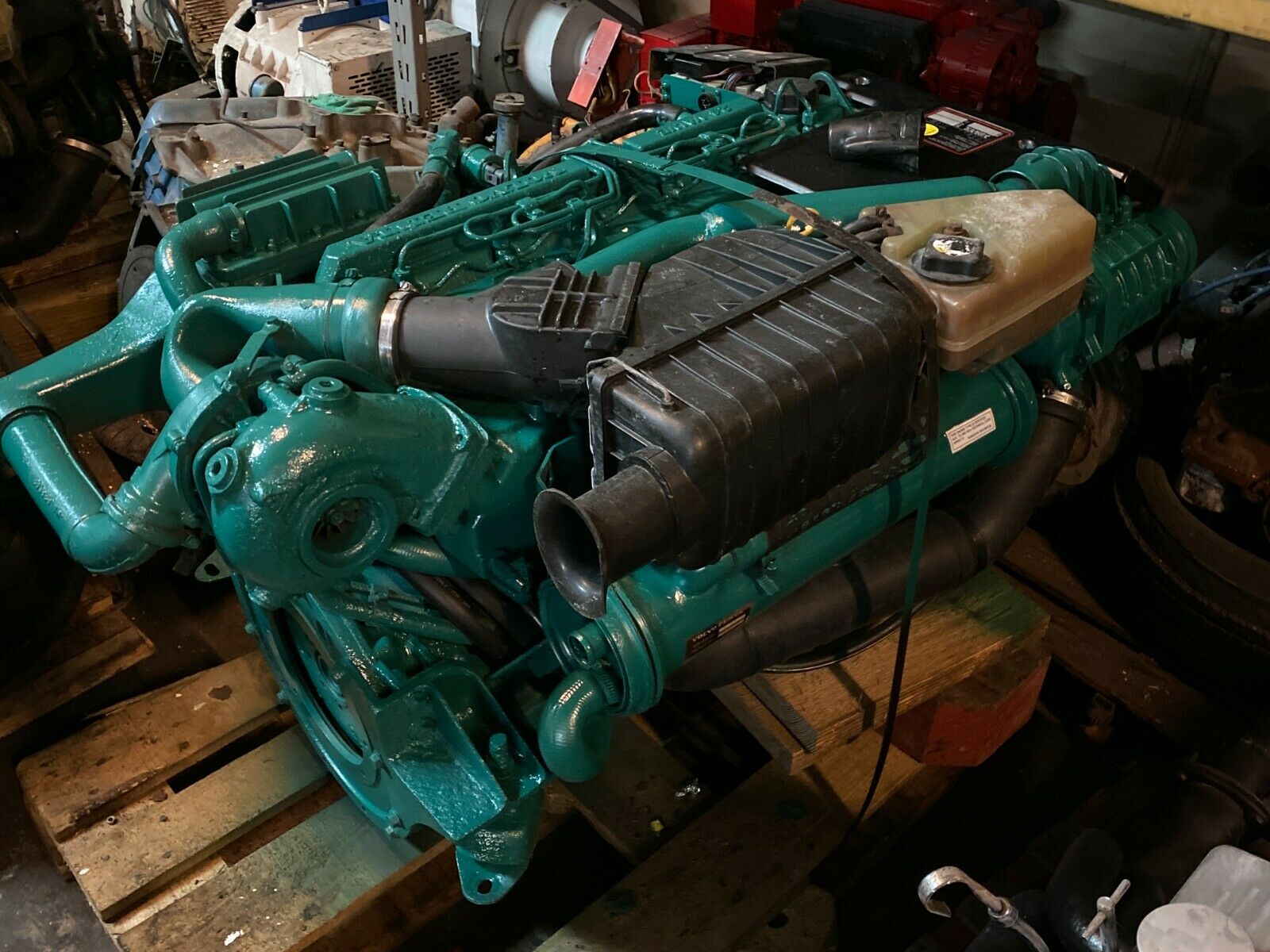 Volvo Penta KAD-44P Marine Diesel Engine 6 CYL 295 HP
