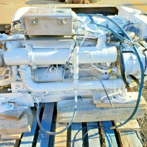Cummins 6BT 210 HP Marine Diesel Engine 822 HR 24 Volt System