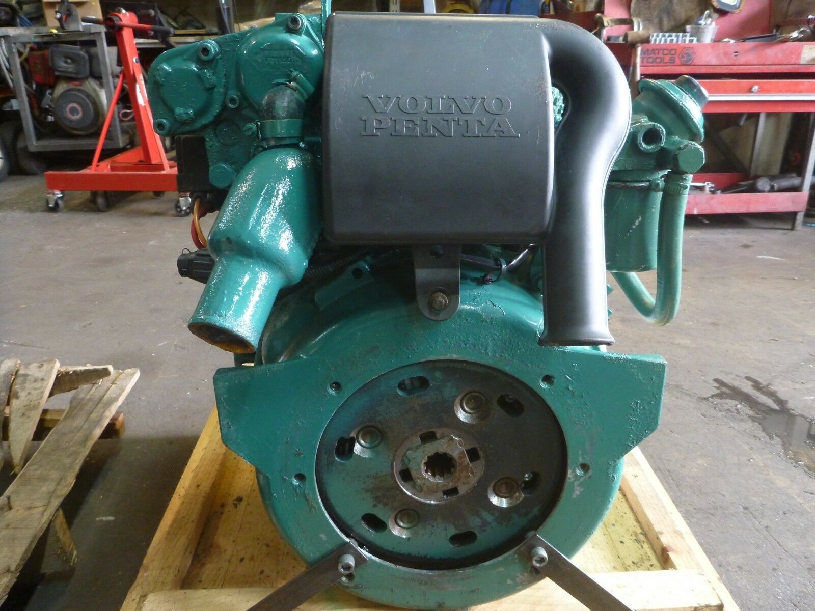 Volvo Penta D2-40F 40hp Marine Diesel engine saildrive/transmission - Image 2