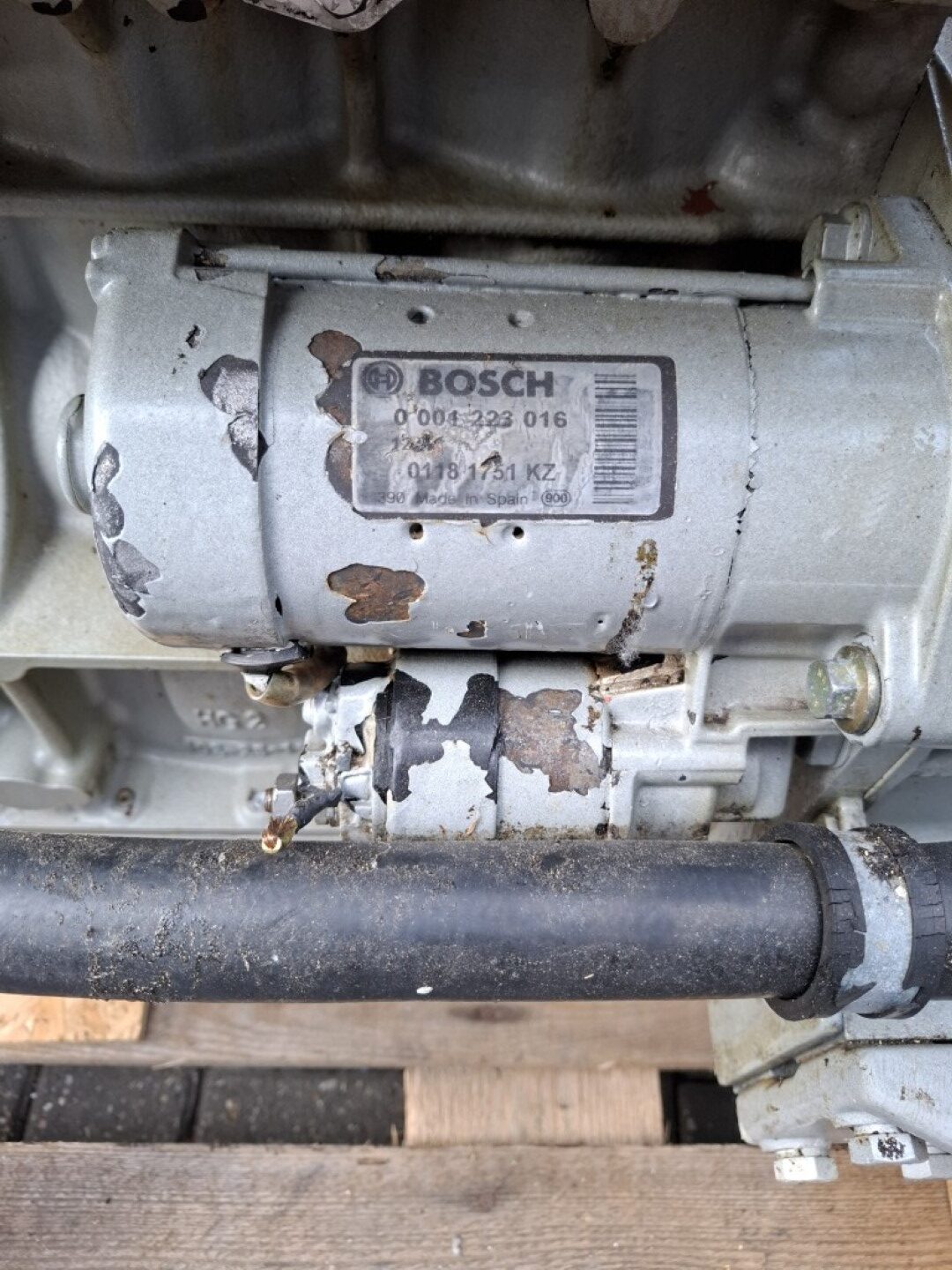 Vetus Deutz 4M1011F engine block with Hurth 25-2.0 gearbox (fire damage) - Image 9