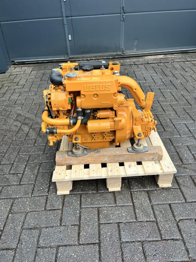 Vetus M3.10 17hp marine engine heat exchanger gearbox - Image 2