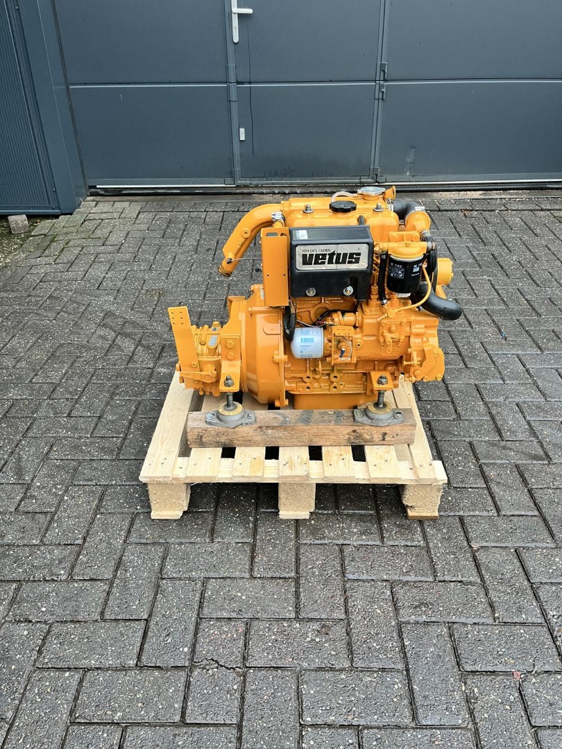 Vetus M3.10 17hp marine engine heat exchanger gearbox - Image 6