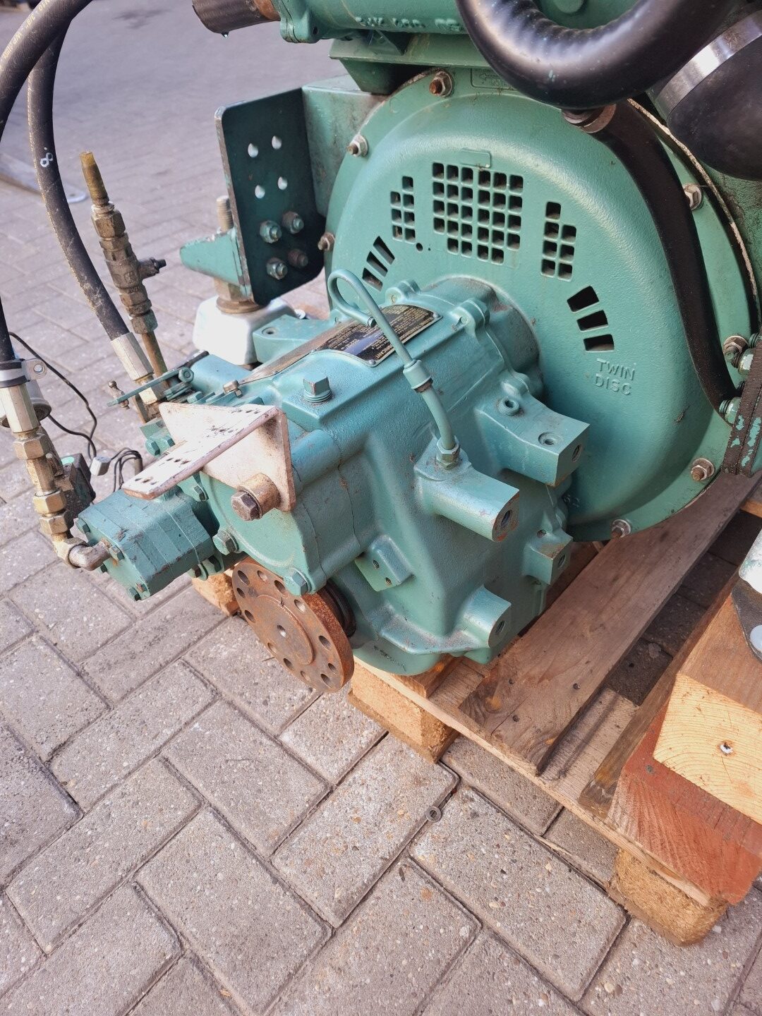 Volvo Penta TAMD63L 360 HP with Twin Disc MG5061SC Gearbox - Image 4