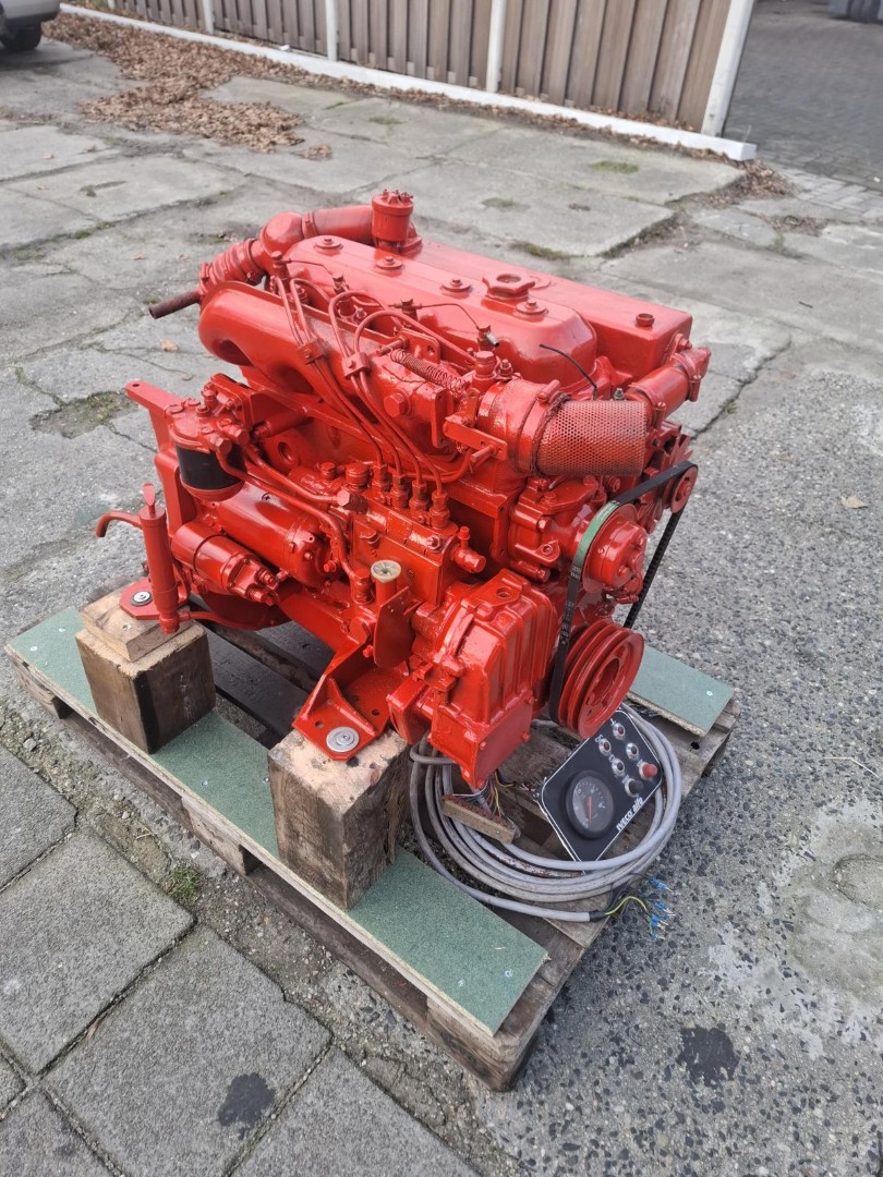 Iveco Fiat Aifo 8040M (804) keel cooling 24V