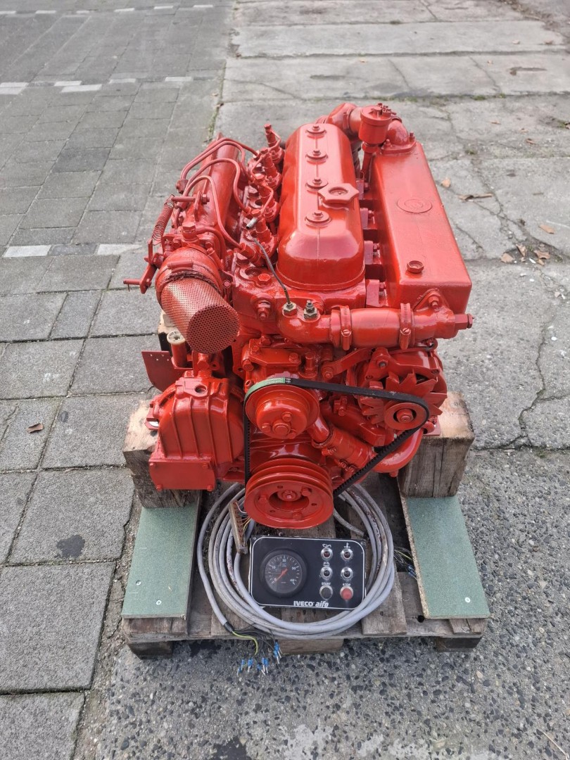 Iveco Fiat Aifo 8040M (804) keel cooling 24V - Image 8